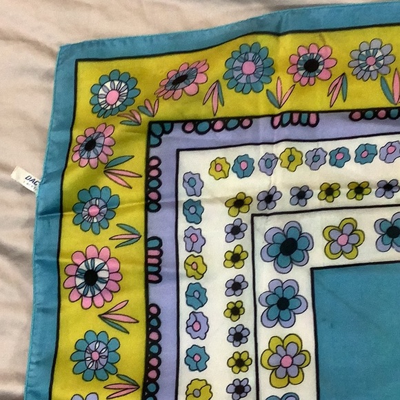 Vintage scarf by Daceta made in France - Picture 5 of 6